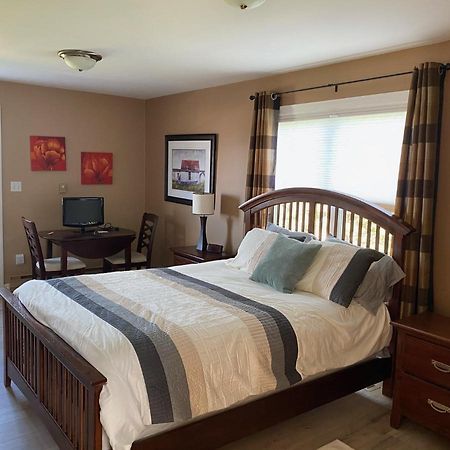 Rocky Harbour Oceanfront Villa ภายนอก รูปภาพ