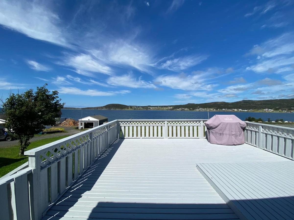 Rocky Harbour Oceanfront Villa ภายนอก รูปภาพ