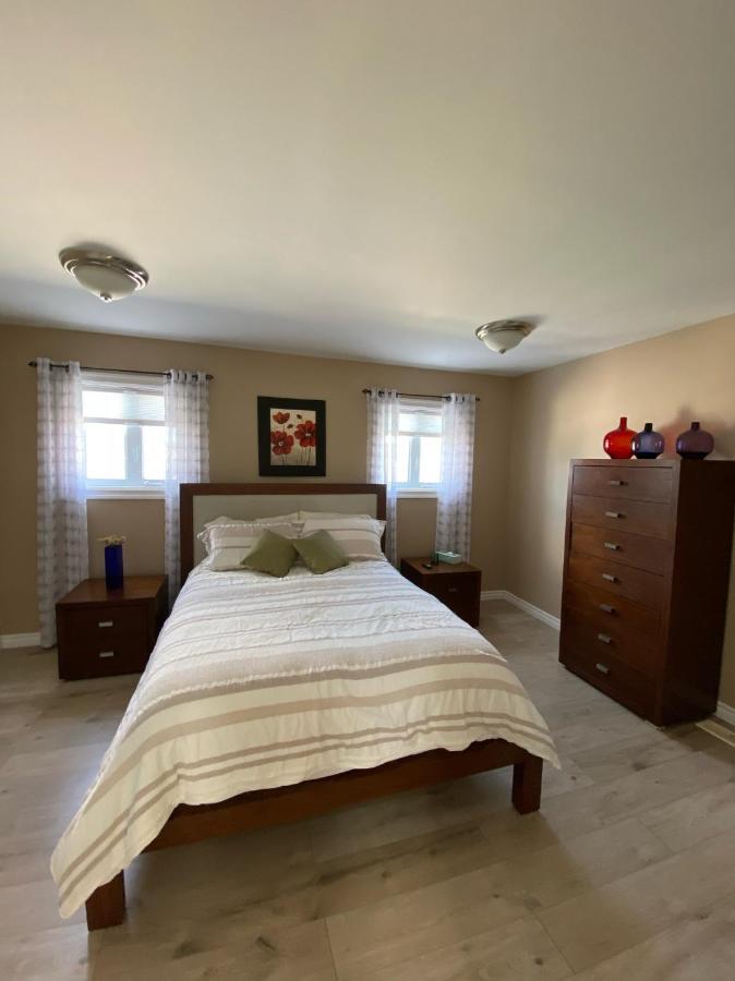 Rocky Harbour Oceanfront Villa ภายนอก รูปภาพ
