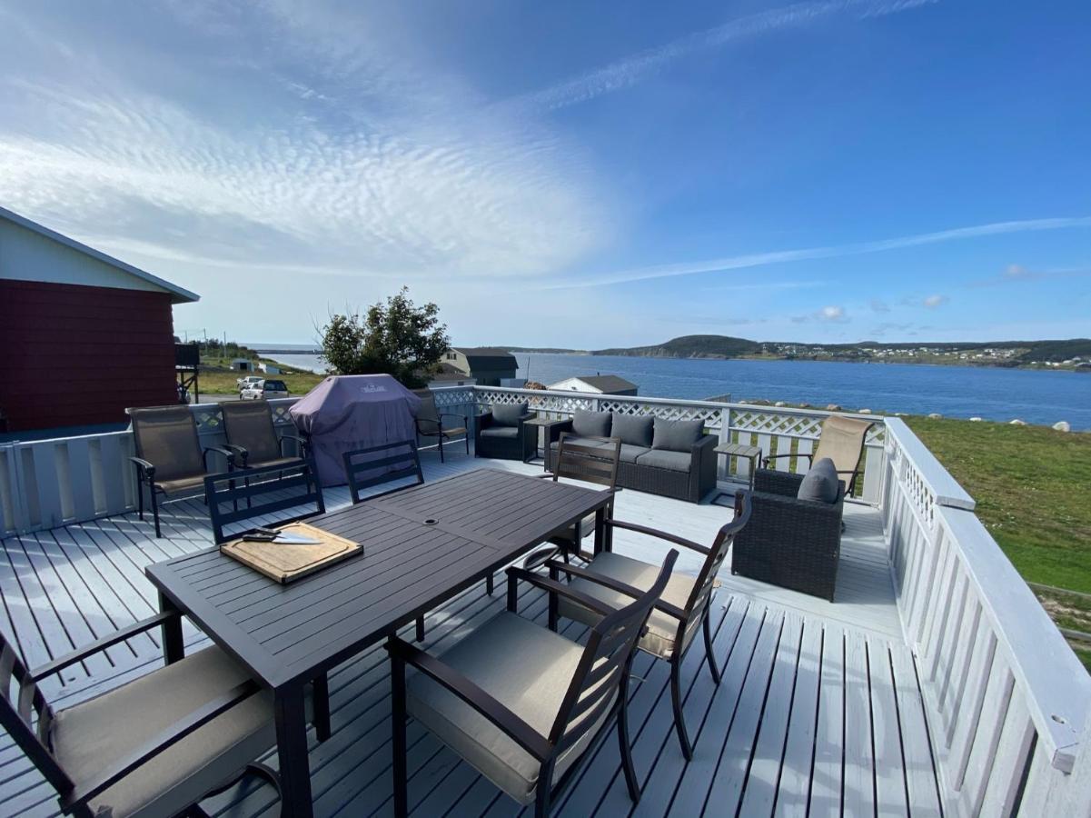 Rocky Harbour Oceanfront Villa ภายนอก รูปภาพ